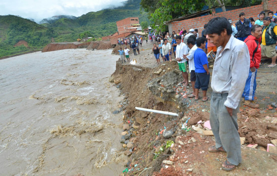 TEMPORAL. Las lluvias de los ltimos das afectaron a varias regiones del pas, con inundaciones y corte de carreteras.