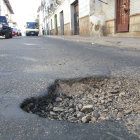 DETERIORO. La fotografa corresponde a un bache en la calle Junn, entre Urcullo y Ballivin.