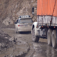 DERRUMBES. Las lluvias provocaron el corte de carreteras en varias regiones del pas.