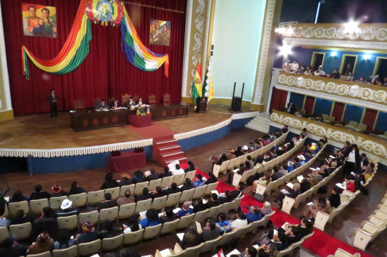 LEGISLATIVO. La Cmara de Diputados durante la sesin preparatoria de ayer en el teatro Gran Mariscal.