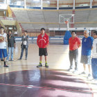 El entrenador argentino Oswaldo Enrique Goi fue presentado ayer al primer plantel de Amistad-Blacmar.