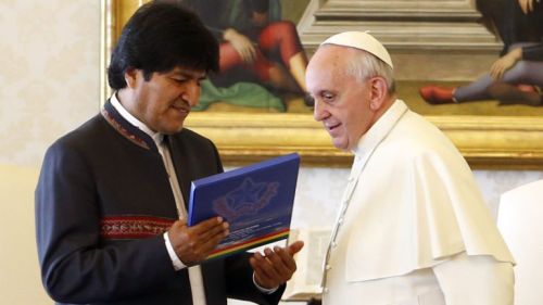 ENCUENTRO. El presidente Evo Morales y el papa Francisco se encontraron en el Vaticano en octubre de 2014.