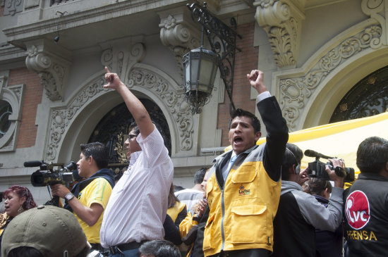 CONFLICTO. En la Alcalda de La Paz, ayer.