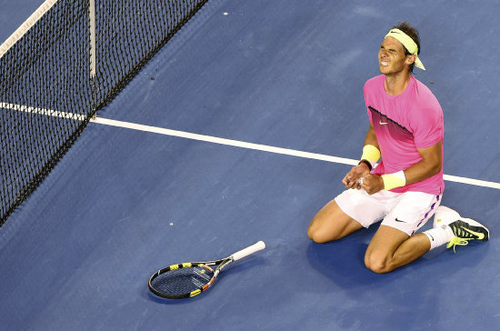 El espaol Rafael Nadal festeja su triunfo en el Abierto de Australia.