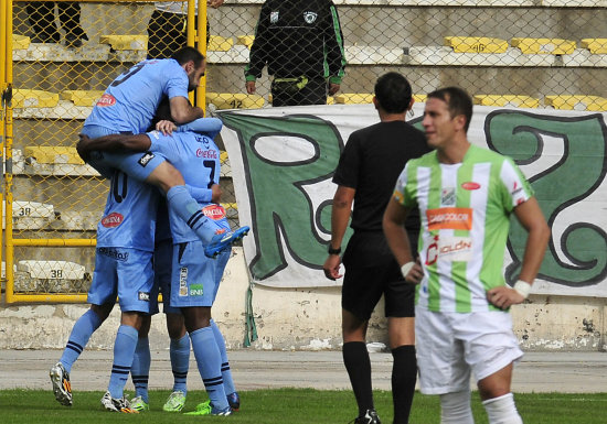 La celebracin del cuadro celeste de Bolvar, luego del agnico triunfo sobre Oriente Petrolero, en La Paz.