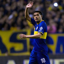 Juan Romn Riquelme se retira del ftbol profesional.