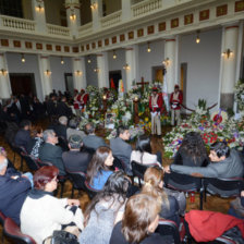 HONORES. El cuerpo de Carlos Villegas recibe honores en Palacio de Gobierno.