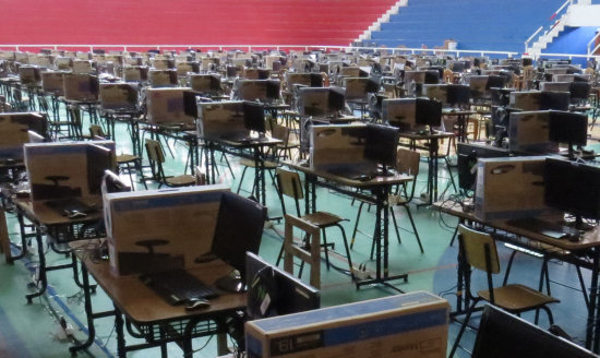 PREPARADO. Uno de los gabinetes donde los estudiantes rendirn el examen de admisin.