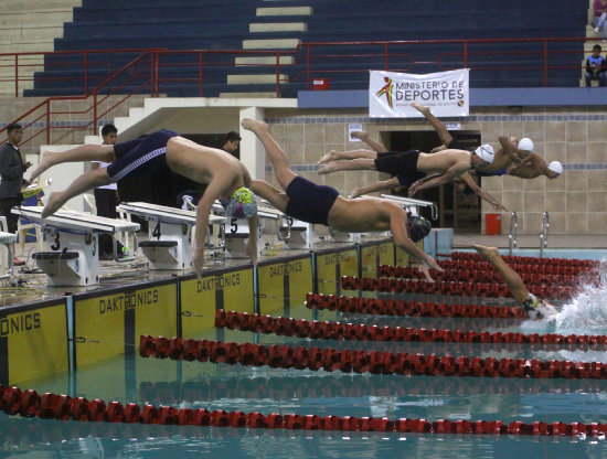 Ayer se cumpli la segunda jornada del Campeonato Nacional Fuerza Libre en la piscina olmpica de El Rollo.