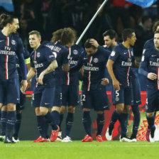 Los jugadores del Pars Saint Germain festejan el gol de Lavezzi.