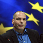 POSICIN. El ministro de finanzas griego, Yanis Varufakis, quien desconoci la legitimidad de la 