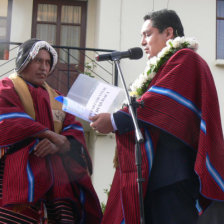 CEREMONIA. El momento en el que el TCP entrega la declaracin constitucional del Estatuto.