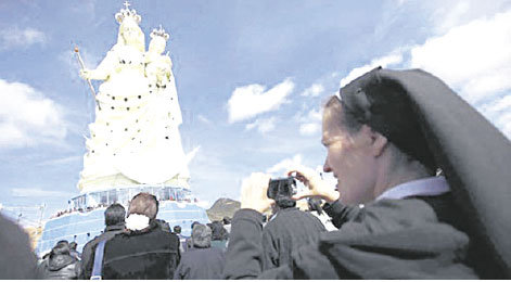 ORURO. La estatua de la Virgen del Socavn