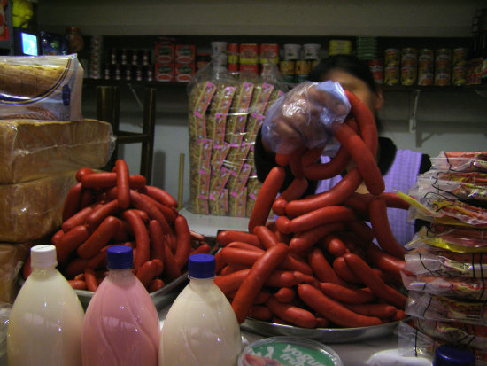 OFERTA. La industria de embutidos redujo su producci�n en Sucre.