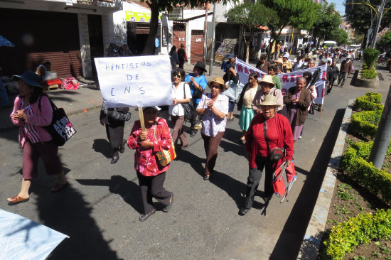 MARCHA. Una de las medidas asumidas por el sector el ao pasado en reclamo del bono.