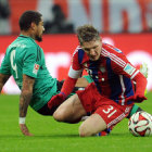 El Bayern Munich empat en casa frente al Schalke 04.