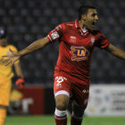 Ramn Abila celebra su gol de Huracn contra Alianza Lima de Per.