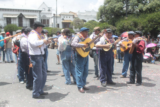 ESTUDIANTINA. Los Artesanos.