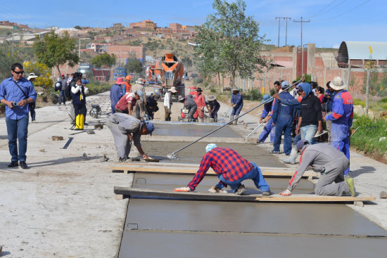 CONSTRUCCIN. Hasta el momento, ya se vaciaron ms de 420 metros lineales de pavimento.