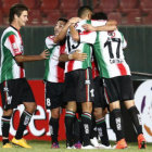 Los jugadores del Palestino chileno celebran el gol del triunfo.