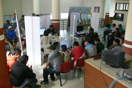 SEREC. La plataforma de atencin del SEREC en Sucre, que funciona en las instalaciones del TED.