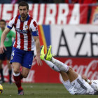 Un esplndido Atltico venci ayer, en el Vicente Caldern, a un deslucido Real Madrid.