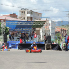 La carrera de karting en la ex estacin choc con una actividad de Carnaval.