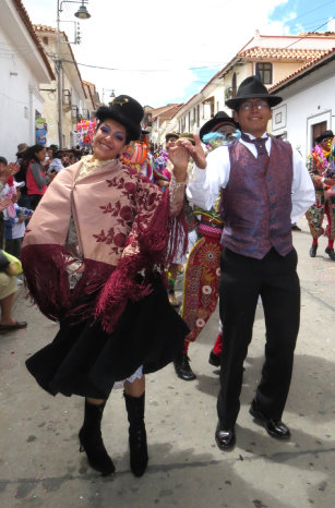 FIESTA. Una postal de lo que se vivi en la Entrada del Carnaval de Antao el pasado sbado.