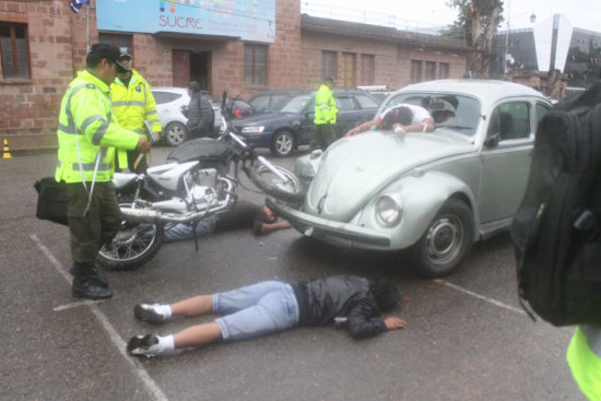 SIMULACRO. Recrean un accidente.