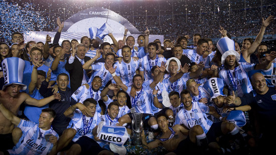 Racing Club comenzar a defender el ttulo, en el torneo ms numeroso del mundo, con 30 equipos..