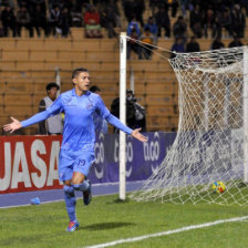 La celebracin Nelson Cabrera de Bolvar luego de anotar el primer gol en la Villa Imperial.