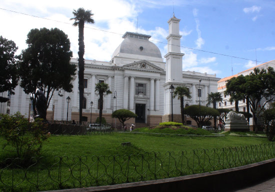 PERSONAL. Las salas en el Tribunal Supremo de Justicia tienen a dos nuevos asistentes que coadyuvarn en la resolucin de causas.