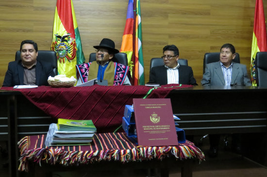 CEREMONIA. Las autoridades del Tribunal Constitucional Plurinacional (TCP), en un acto reciente de recepcin de cartas orgnicas.