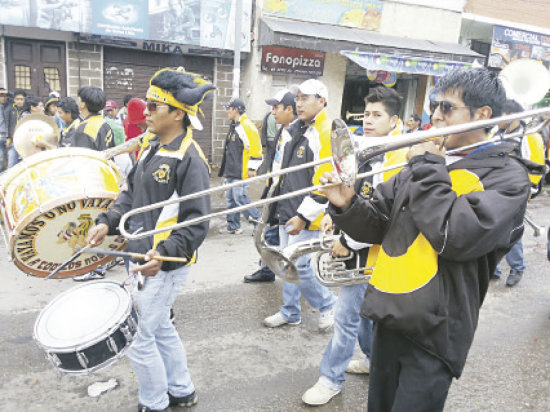 BANDAS. Su repertorio vara entre temas nuevos y canciones tradicionales.