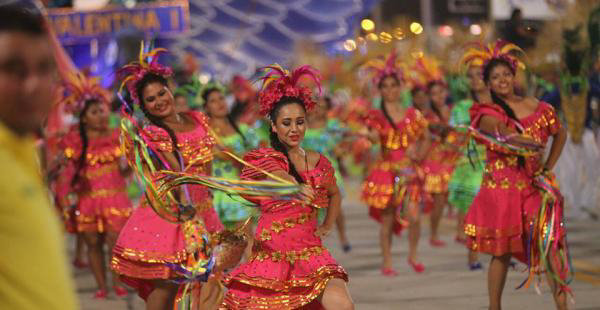 CORSO. Santa Cruz celebr su fiesta mayor en el Cambdromo con invitados especiales.