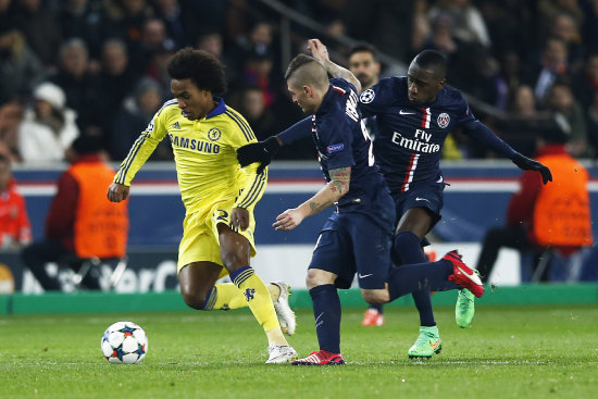 Un pasaje del partido jugado ayer entre Pars Saint Germain y Chelsea, disputado en Francia.