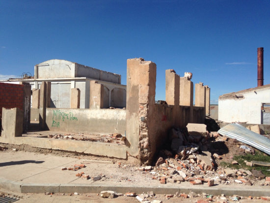 CONSTRUCCIN. El consorcio de empresas constructoras comenz con la demolicin de la infraestructura del ex matadero de San Antonio.