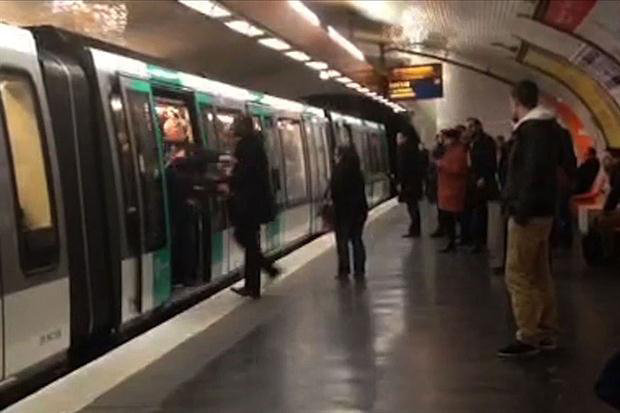 El acto de racismo se llev a cabo en el vagn de un metro en Francia.