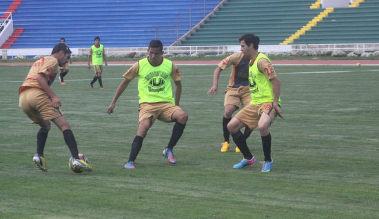 El equipo estudiantil cerr sus entrenamientos ayer, en el estadio Patria, de cara al partido de esta noche, frente a Nacional Potos.