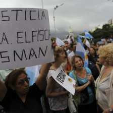 MARCHA. Miles de personas participaron ayer de la marcha del silencio pidiendo justicia.