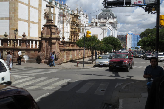 PELEA. El martes se produjo una pelea en la plaza central; el saldo: una persona muerta.