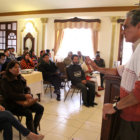 ENCUENTRO. El Presidente del Concejo Municipal de Sucre con los periodistas.