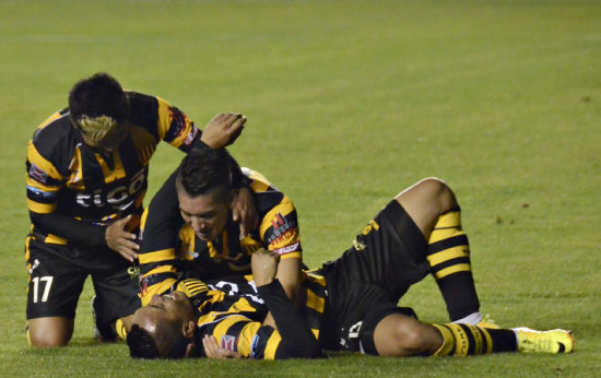 Hubo siete celebraciones durante todo el partido, pero pudo ms la garra del Tigre que batall hasta el final.