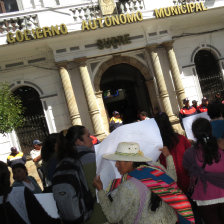 ARTESANOS. Protestaron en la Alcalda.