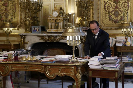 ALERTA. Presidente Francoise Hollande.