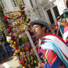 TRADICIN. La presentacin de las danzas autctonas de Yamparez en la Gobernacin.