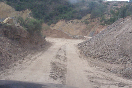 TRANSITABLE. Las lluvias causaron daos en los caminos de la red vial departamental.