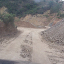 TRANSITABLE. Las lluvias causaron daos en los caminos de la red vial departamental.