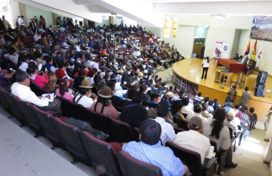 CLAUSURA. El momento en el que el V Encuentro de Gobiernos Municipales es clausurado en Sucre.