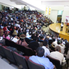 CLAUSURA. El momento en el que el V Encuentro de Gobiernos Municipales es clausurado en Sucre.